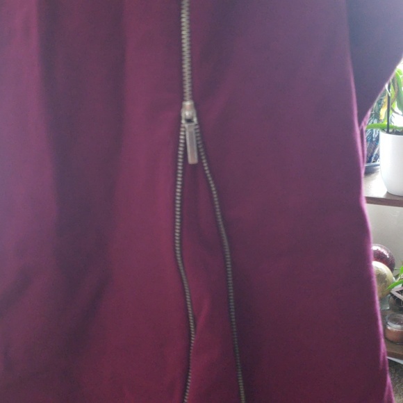 Top - Picture 2 of 3